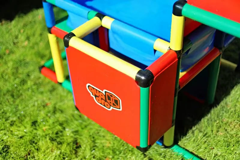 Close view of the raised red end panel on a compact QUADRO pool